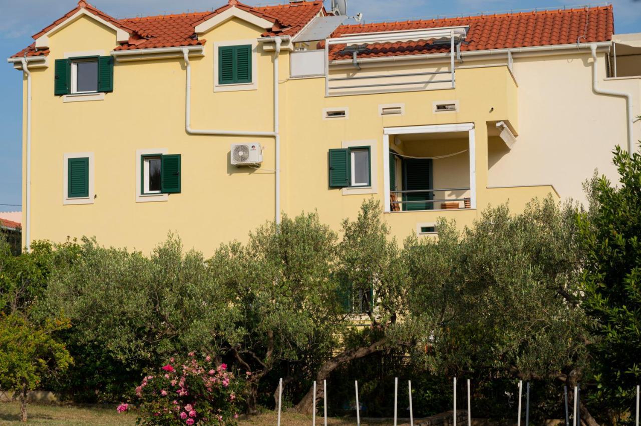 Beach apartments Marijana Vodice Bagian luar foto