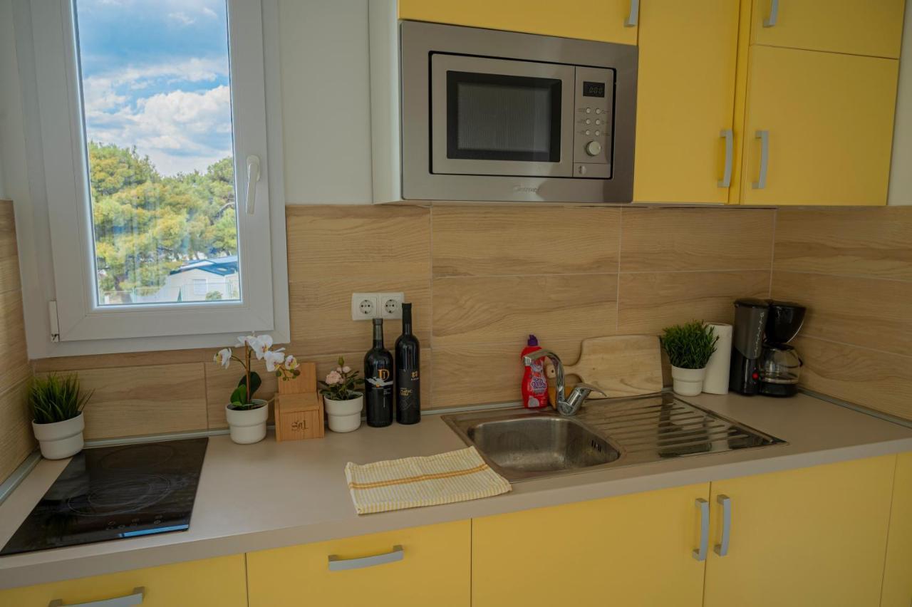 Beach apartments Marijana Vodice Bagian luar foto