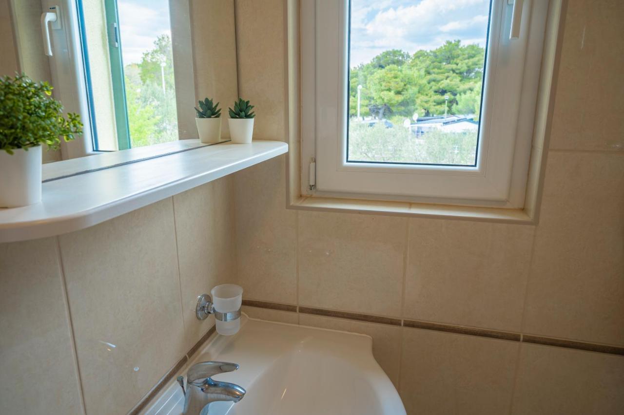 Beach apartments Marijana Vodice Bagian luar foto