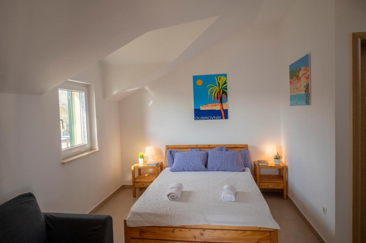 Beach apartments Marijana Vodice Bagian luar foto